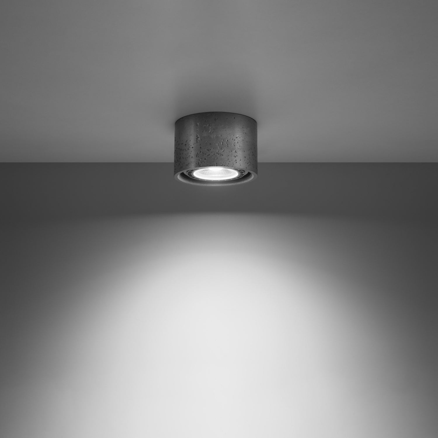 Plafonnier Basic 1 béton, faisceau dirigé vers le bas