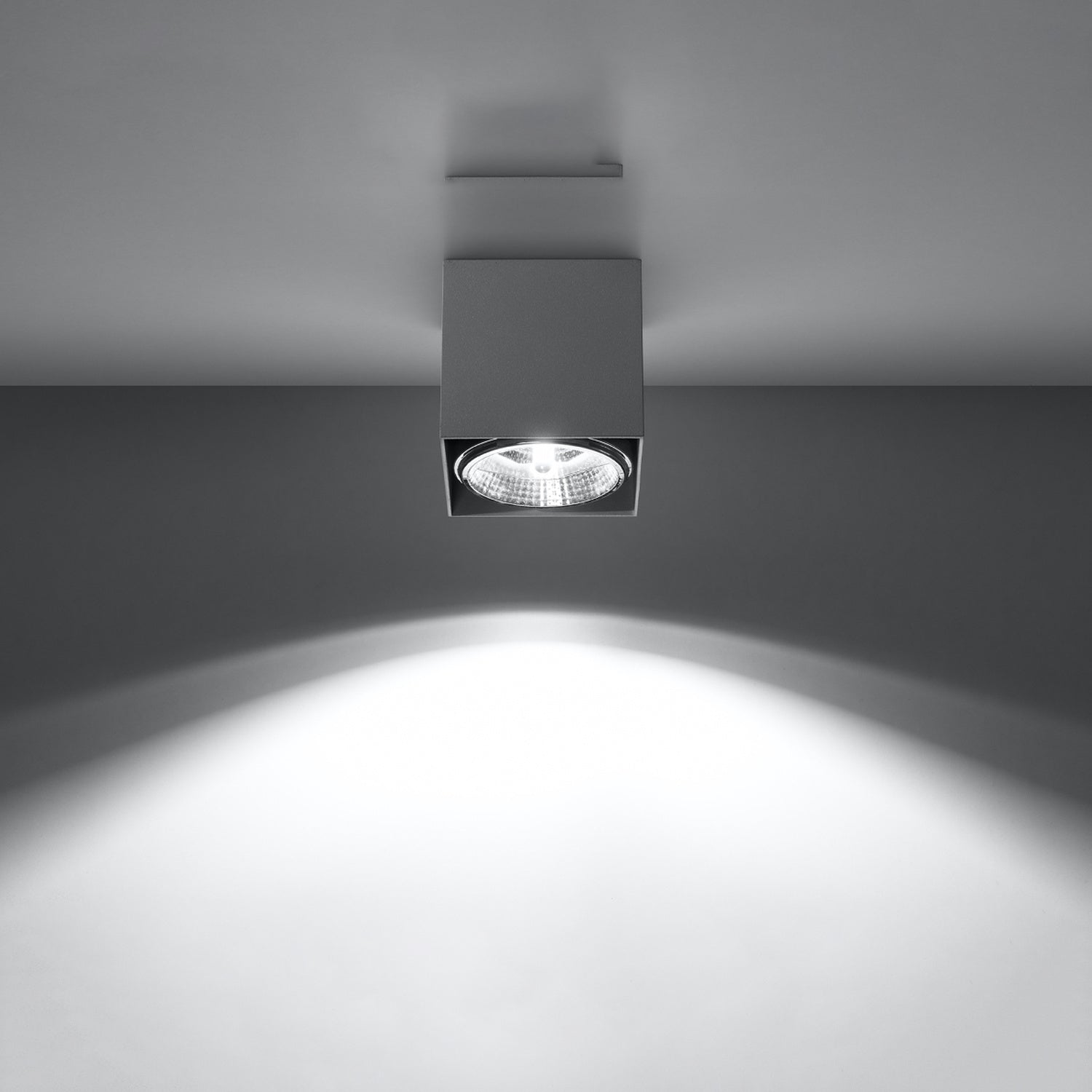 Plafonnier Blake en aluminium gris, downlight cube à réflecteur, réflecteur vu de dessous