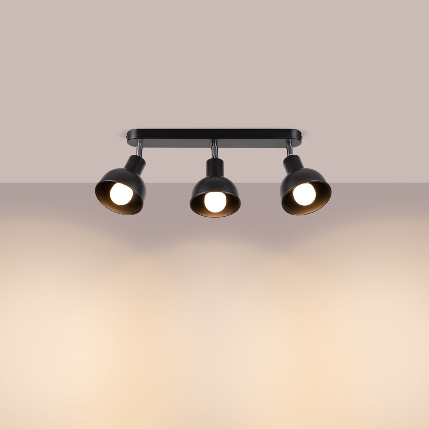 Plafonnier Elba 3 métal noir E27 allumé, ampoules E27 apparentes