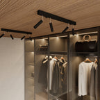 Plafonnier Eyetech 6 noir dans un intérieur contemporain