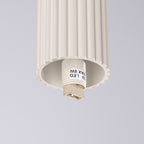 Plafonnier Halo boule opale beige et sa platine de fixation
