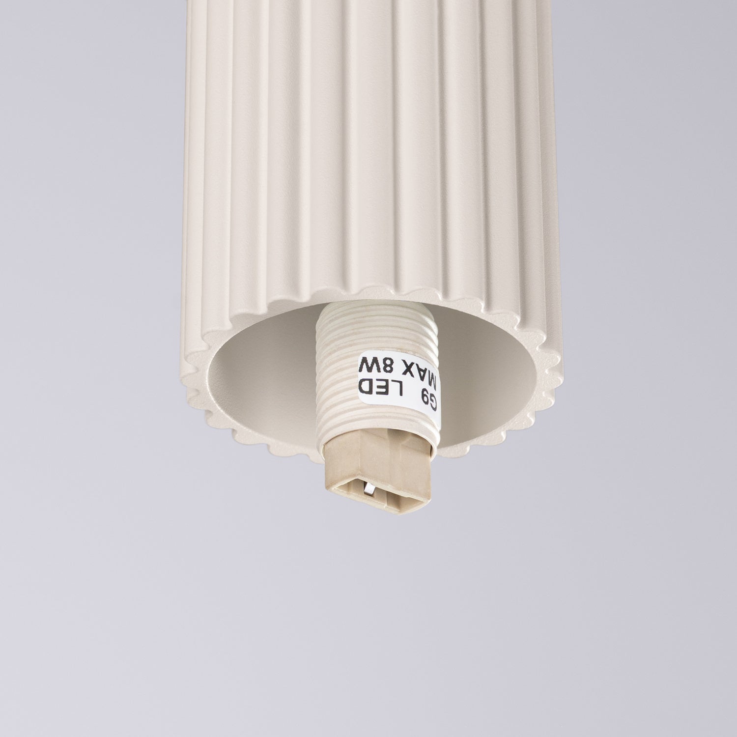 Plafonnier Halo boule opale beige et sa platine de fixation