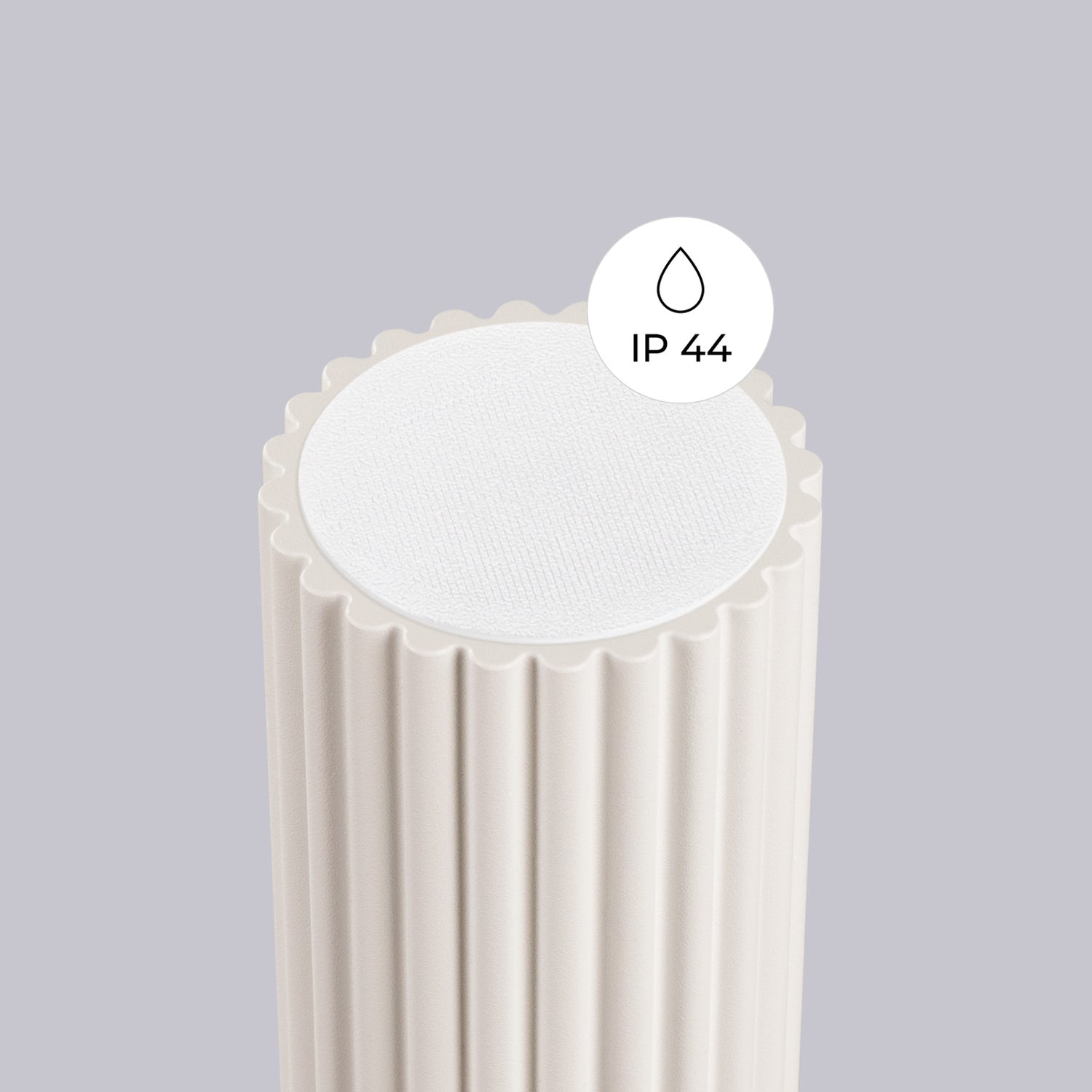 Plafonnier Halo boule opale beige en situation