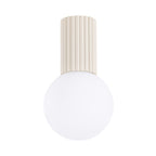 Plafonnier Halo boule opale beige, boule de verre opale sous son culot cannelé