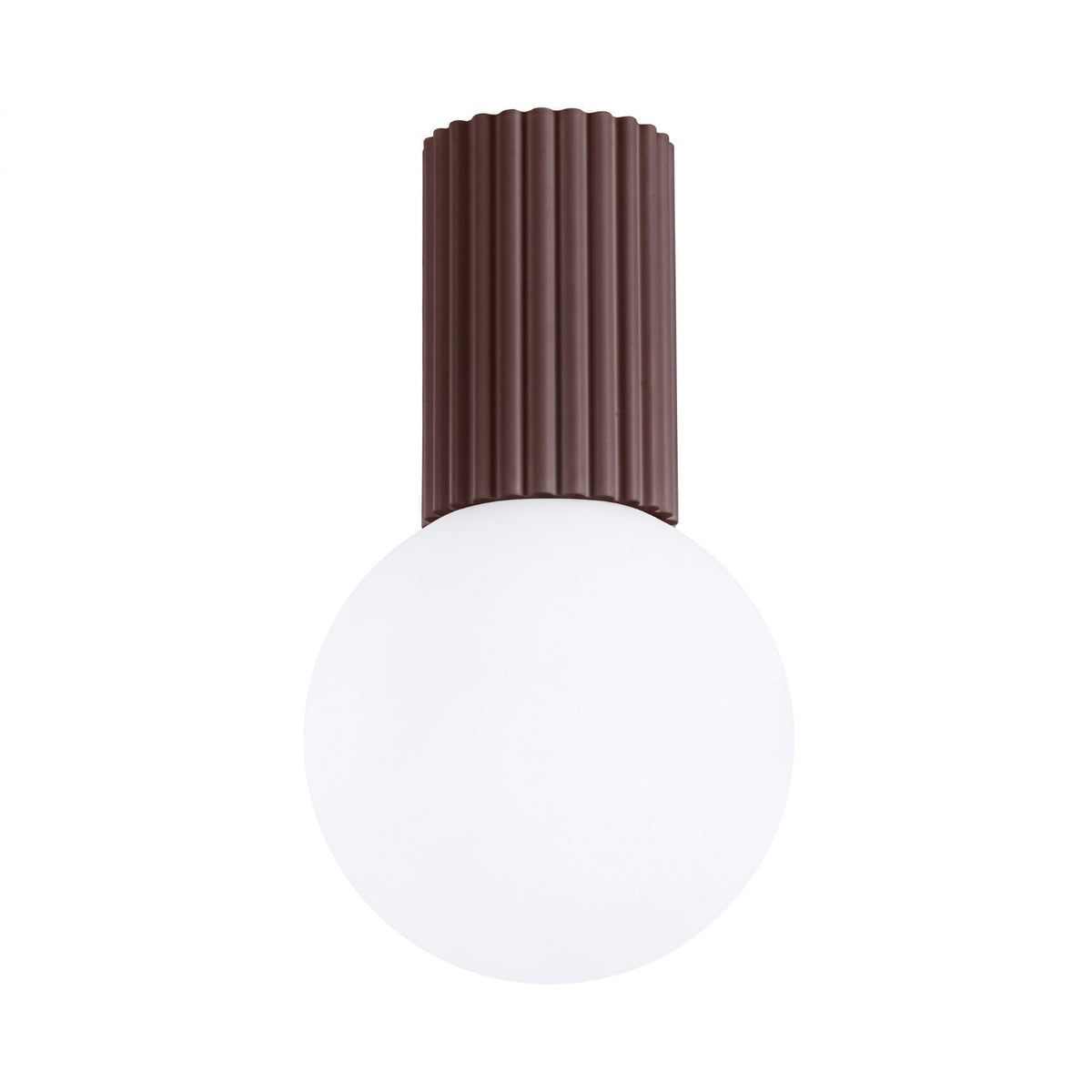Plafonnier Halo laque brune vu de face boule de verre opale sous son culot cannelé