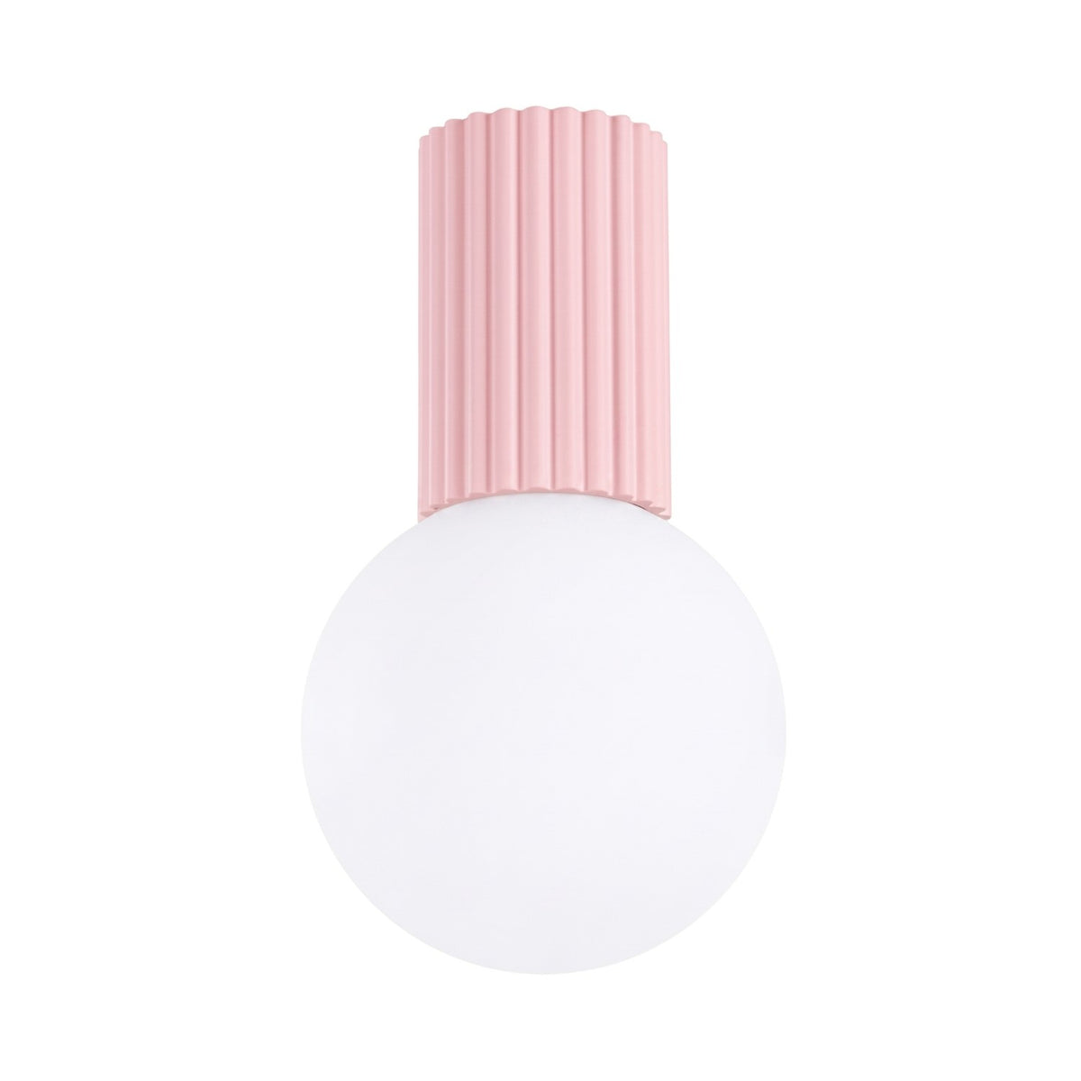 Plafonnier Halo laque rose vu de face boule de verre opale sous son culot cannelé