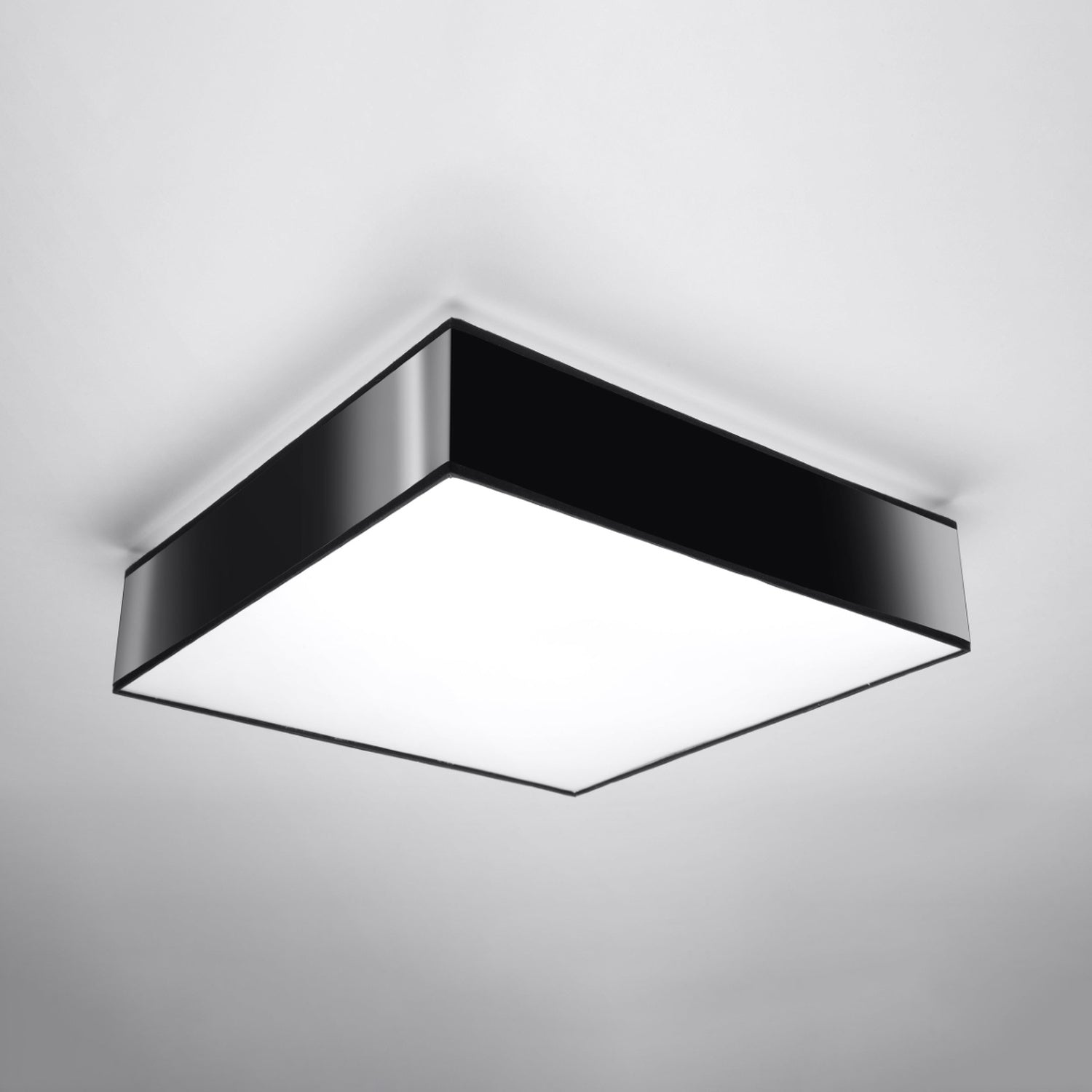 Plafonnier Horus 45 noir monté au plafond