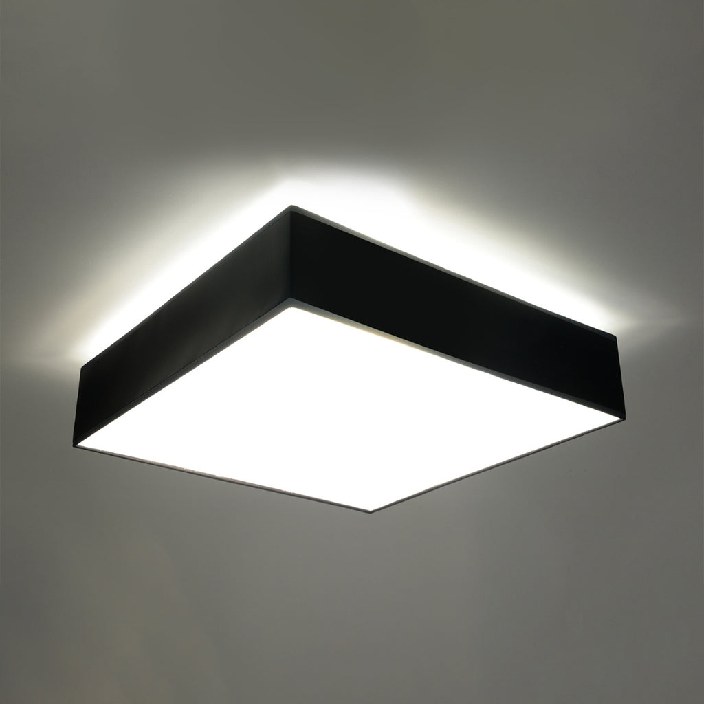 Plafonnier Horus 55 noir allumé, lumière diffuse
