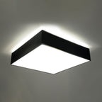 Plafonnier Horus 55 noir allumé, lumière diffuse