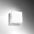 Plafonnier Horus blanc vu de face, diffuseur blanc