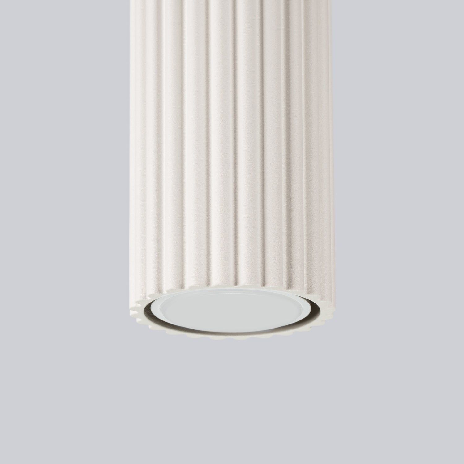 Plafonnier Karbon 10 beige et sa fixation
