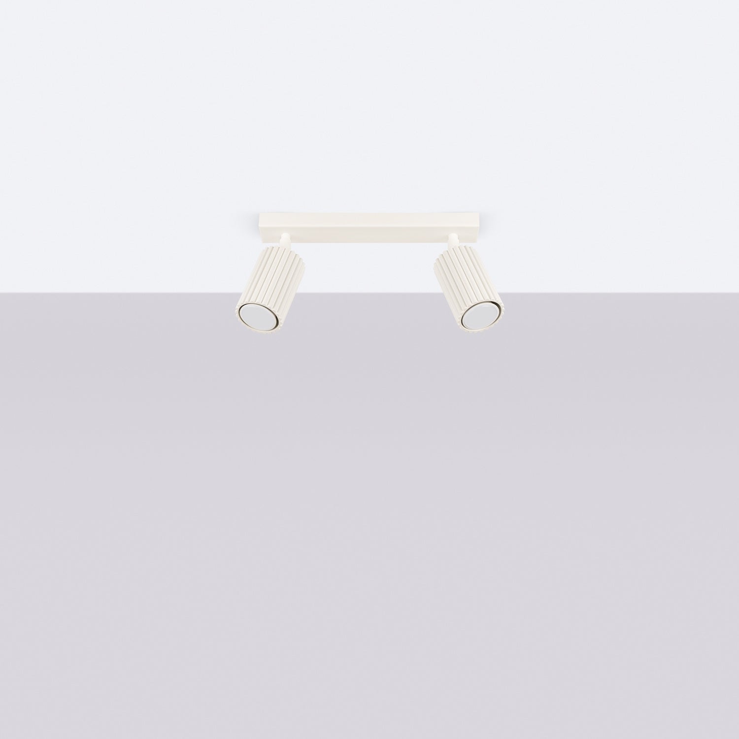 Plafonnier Karbon 2 spots barre beige installé au plafond