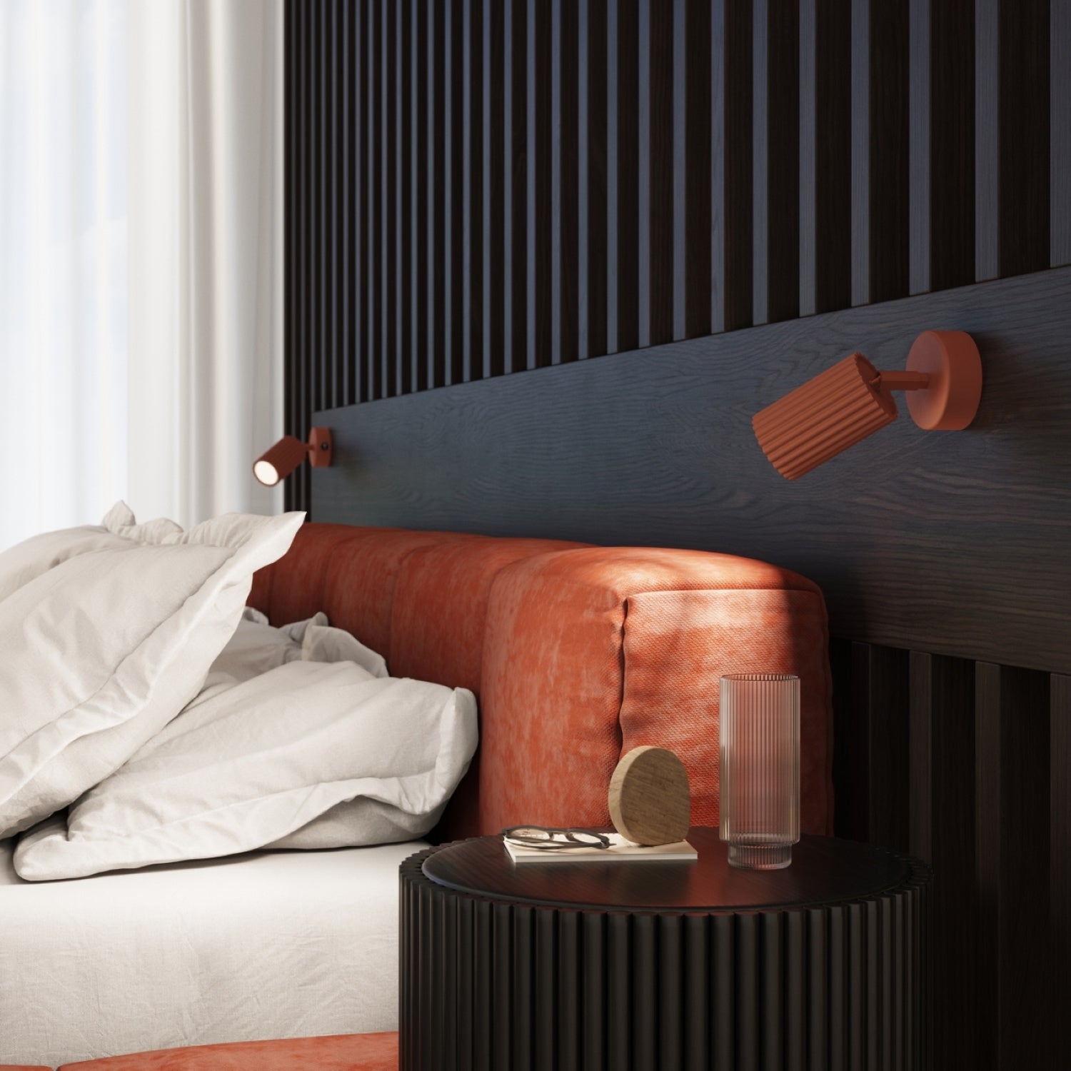 Plafonnier Karbon 3 spots rond aluminium ocre rouge dans un intérieur