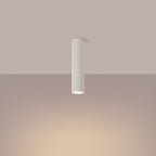 Plafonnier Karbon 30 tube cannelé beige allumé, faisceau dirigé vers le bas