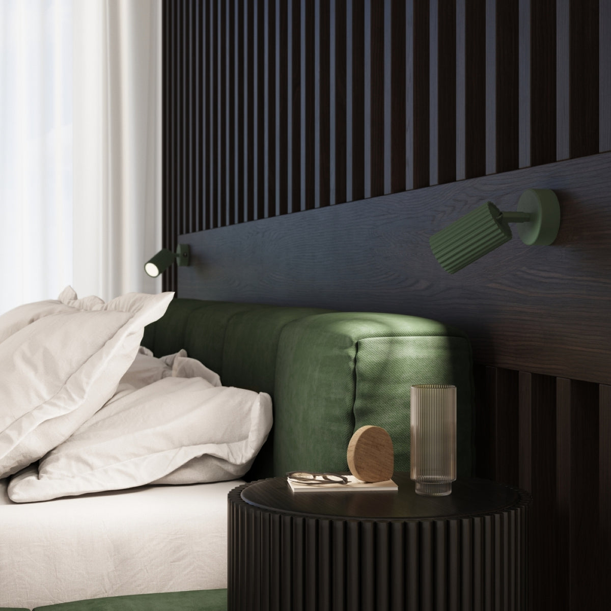 Plafonnier Karbon 30 tube cannelé vert olive dans un intérieur