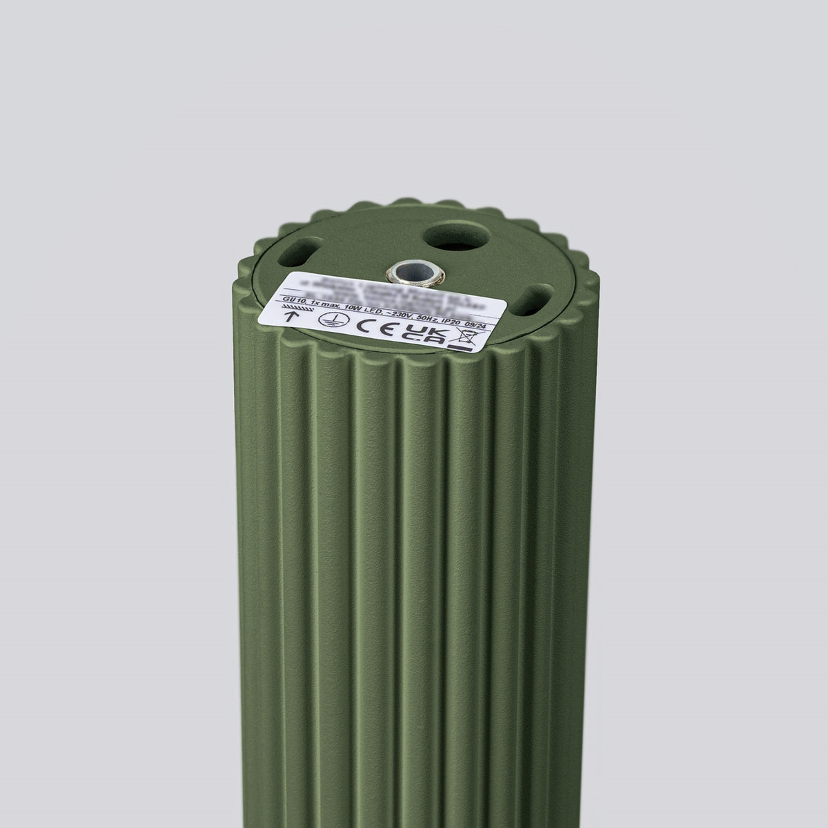 Plafonnier Karbon 30 tube cannelé vert olive et sa fixation