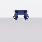 Plafonnier Karbon 4 spots carré bleu outremer installé au plafond