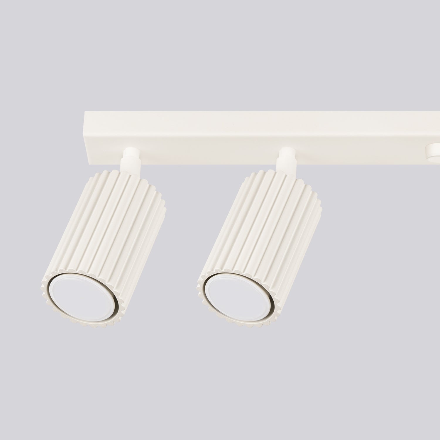 Plafonnier Karbon 6 spots barre beige, vue rapprochée