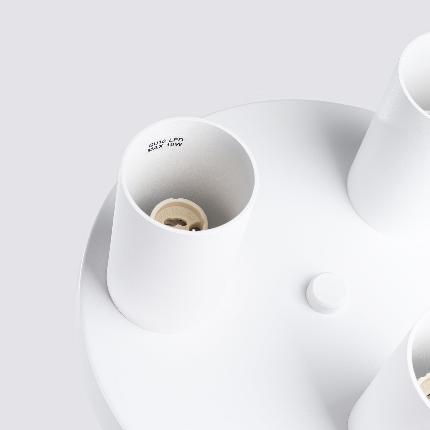 Plafonnier Lagos 3 tubes métal blanc GU10, gros plan allumé