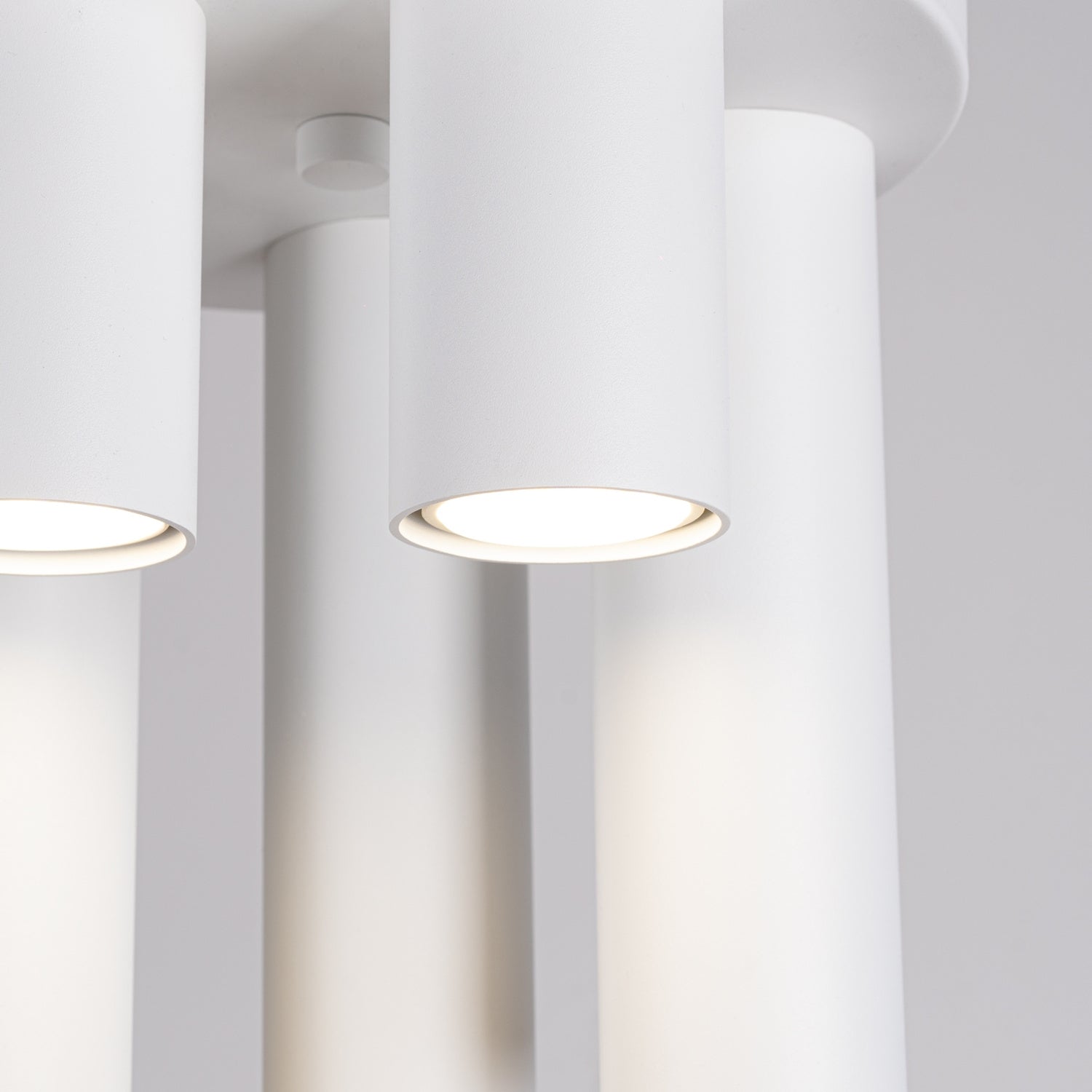 Plafonnier Lagos 5 tubes métal blanc GU10 dans un intérieur