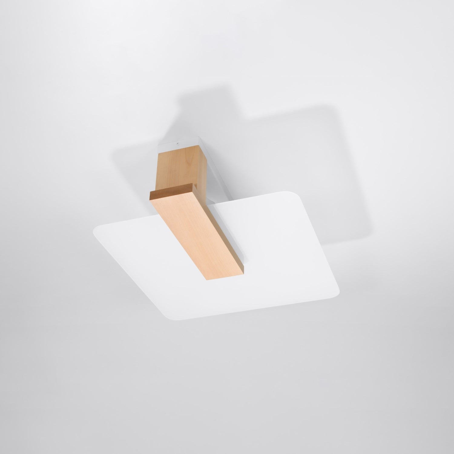 Plafonnier Lappo bois naturel, détail de la structure bois et verre