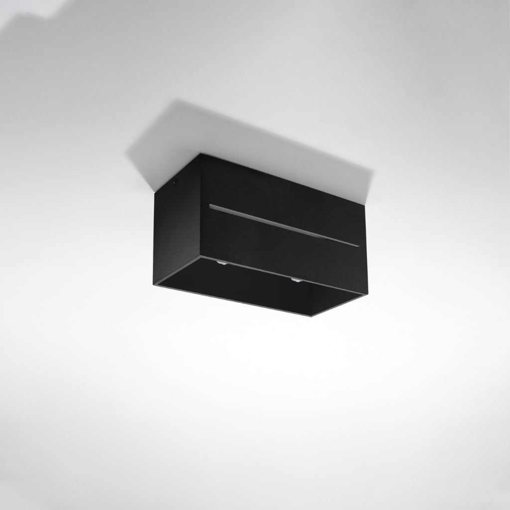 Plafonnier Lobo Maxi noir, vue de profil et fente linéaire