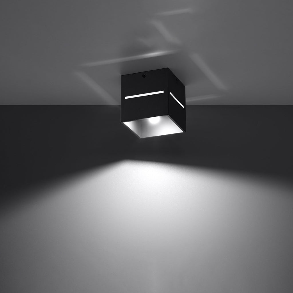 Plafonnier Lobo noir, détail des fentes
