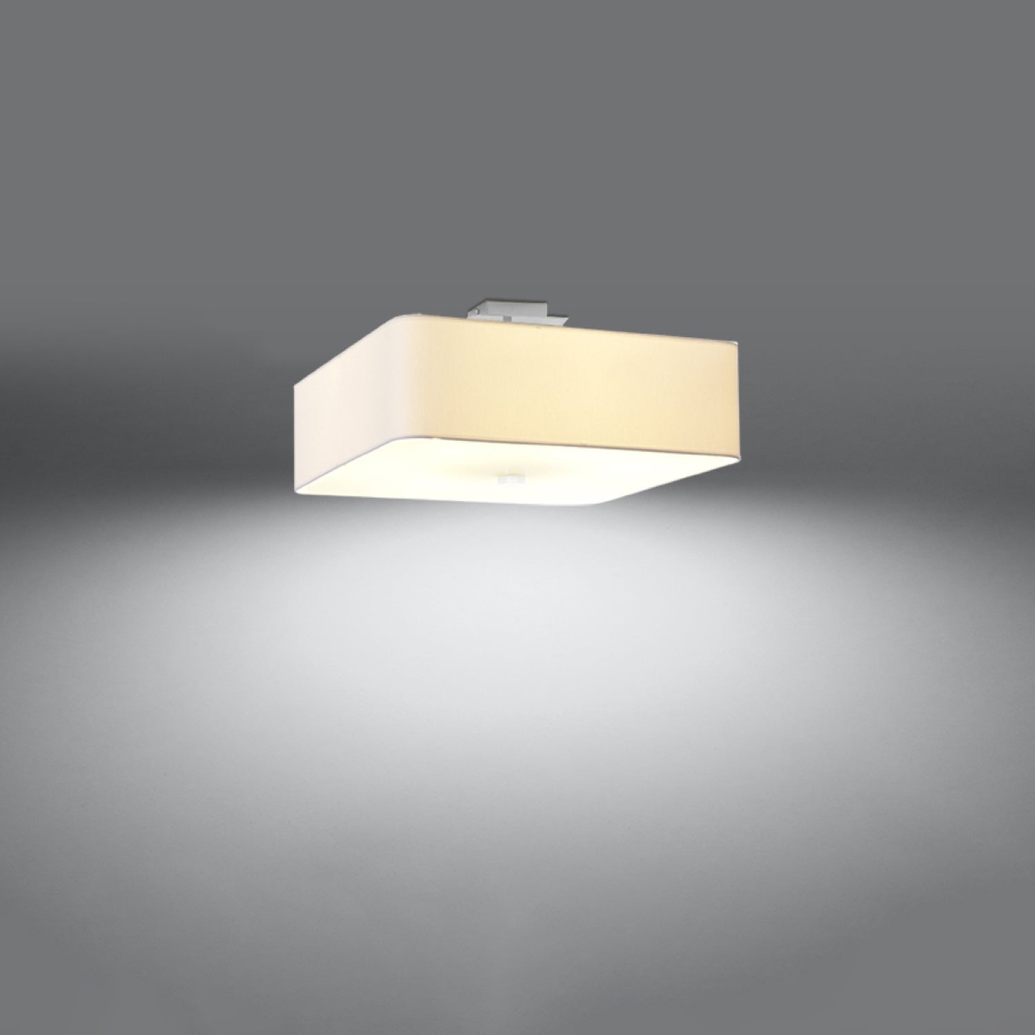 Plafonnier Lokko 45 en tissu blanc allumé, lumière diffusée par le verre vers le bas