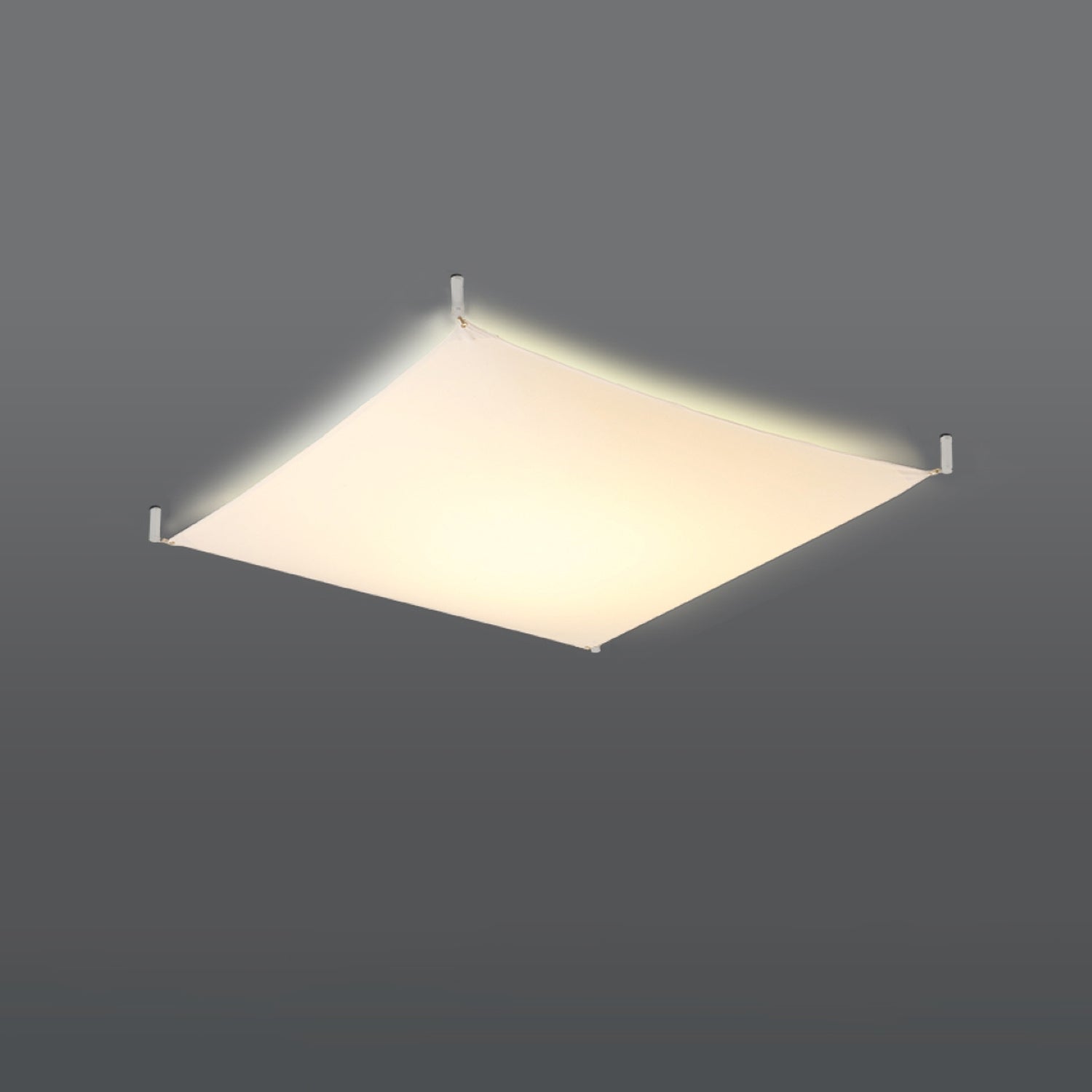 Plafonnier Luna 2 allumé, lumière blanc chaud diffusée par la toile de tissu