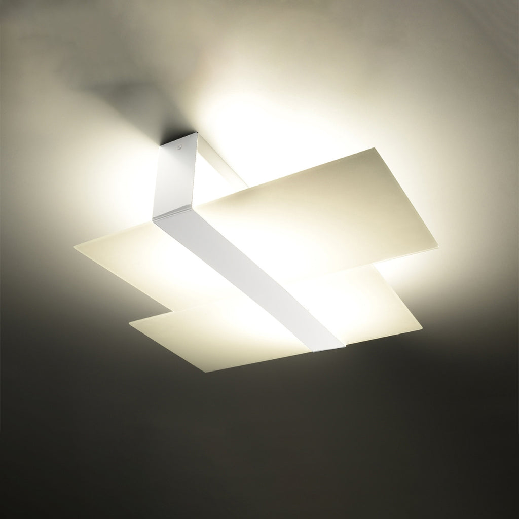 Plafonnier Massimo verre blanc allumé, lumière diffuse à travers le verre opale