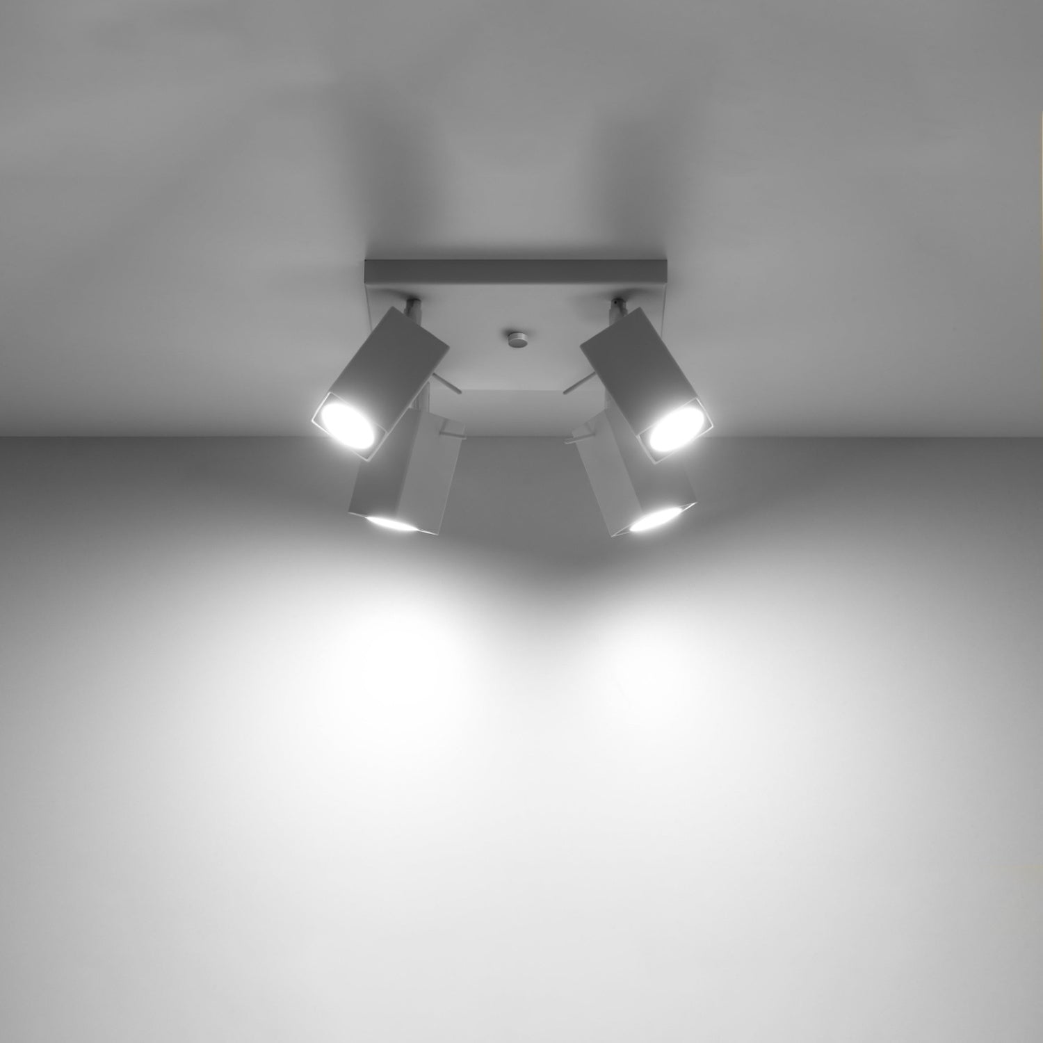 Détail des têtes carrées orientables du plafonnier Merida 4 acier blanc, douille GU10
