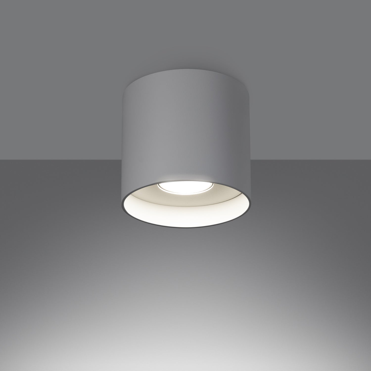 Plafonnier Mika aluminium blanc GU10 allumé, faisceau vers le bas