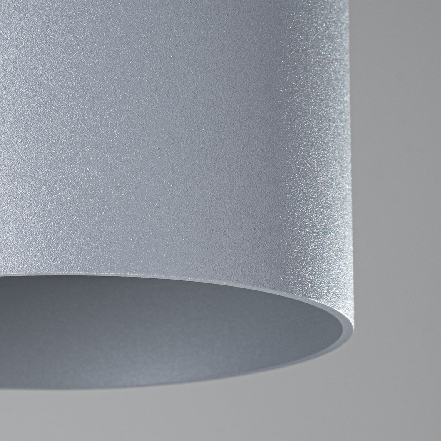 Plafonnier Mika aluminium gris GU10, détail du spot GU10