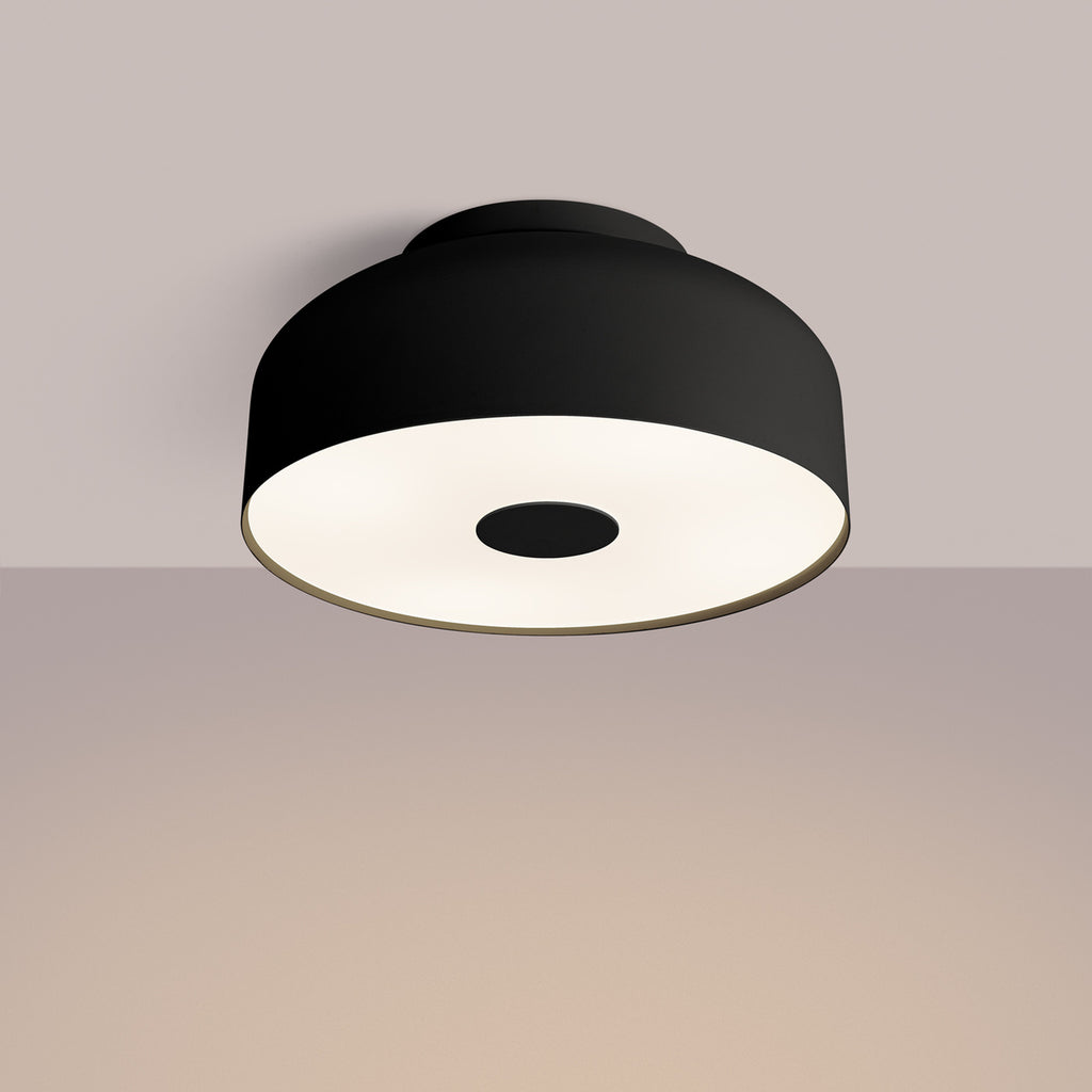 Plafonnier Omiq métal noir E27 allumé