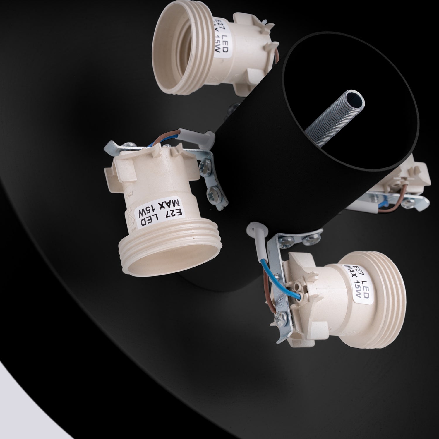 Plafonnier Omiq métal noir E27, détail de la structure