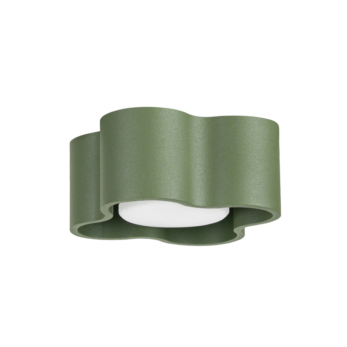 Plafonnier ondulé Ovio laque vert olive vu de trois quarts sur fond blanc