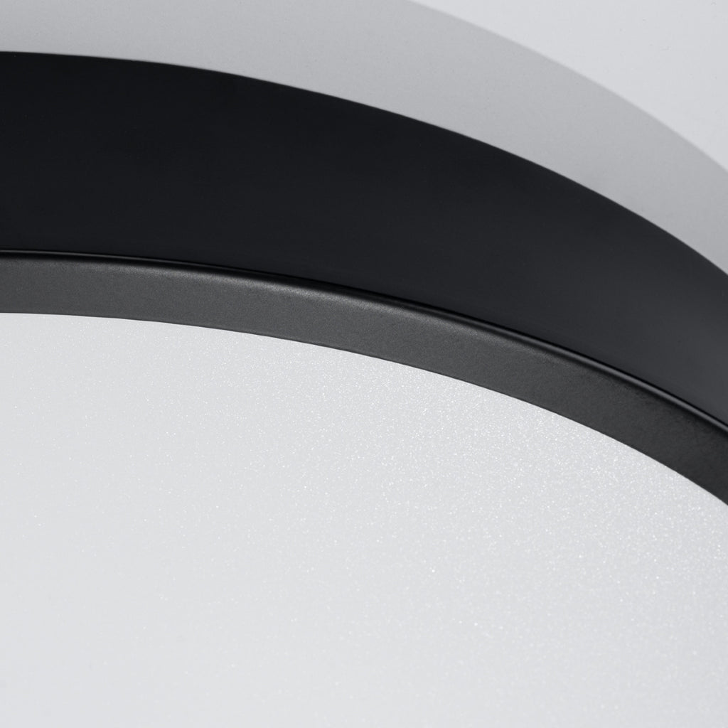 Plafonnier Onyx 40 LED rond aluminium noir, détail de la face diffusante et du bord aluminium