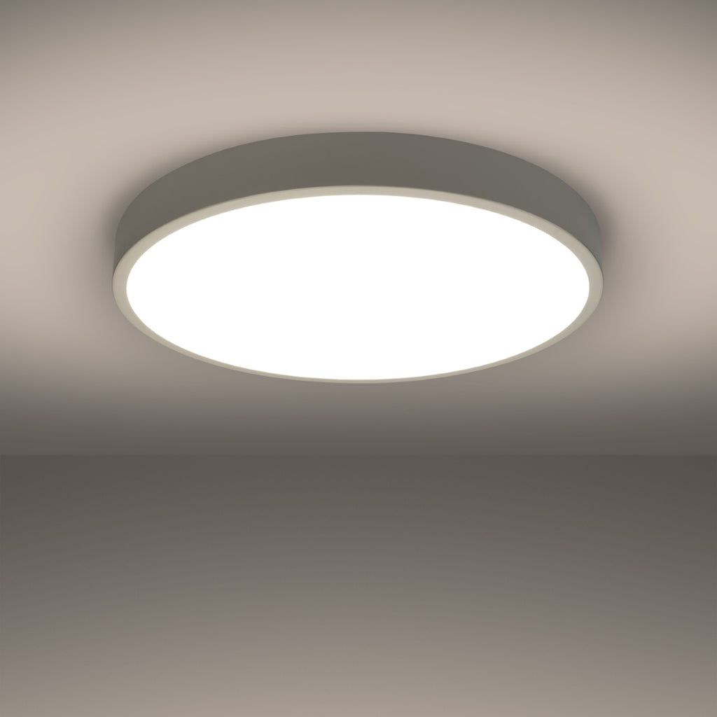 Plafonnier Onyx 60 LED rond aluminium blanc allumé, lumière diffuse homogène