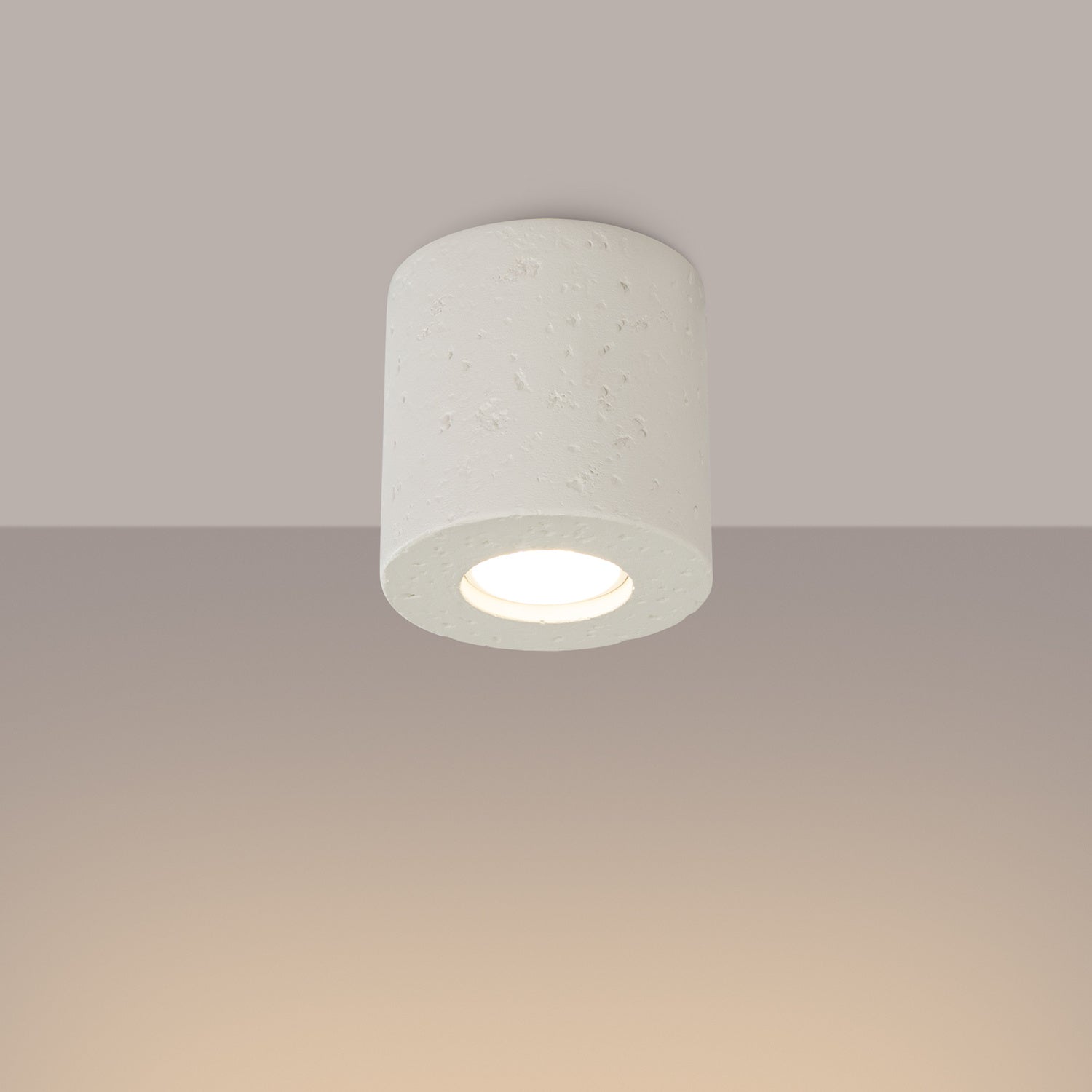 Plafonnier Orbis béton beige GU10, en éclairage