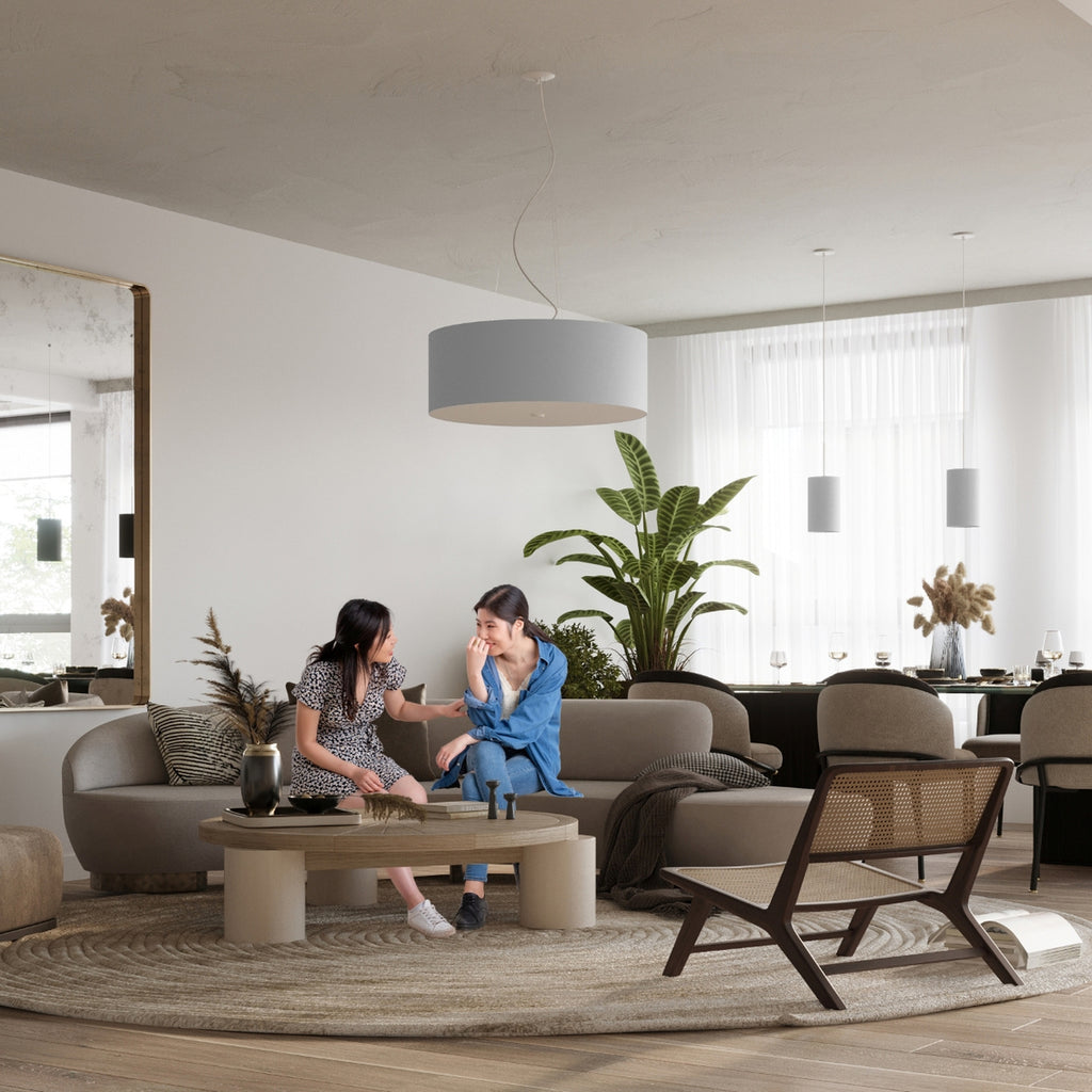 Plafonnier Otto 50 en tissu blanc au plafond d'un intérieur contemporain