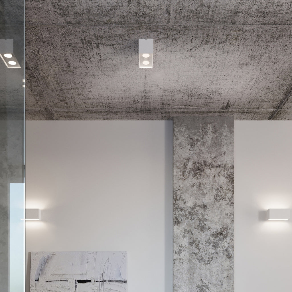 Plafonnier Quad Maxi blanc dans une pièce de vie moderne
