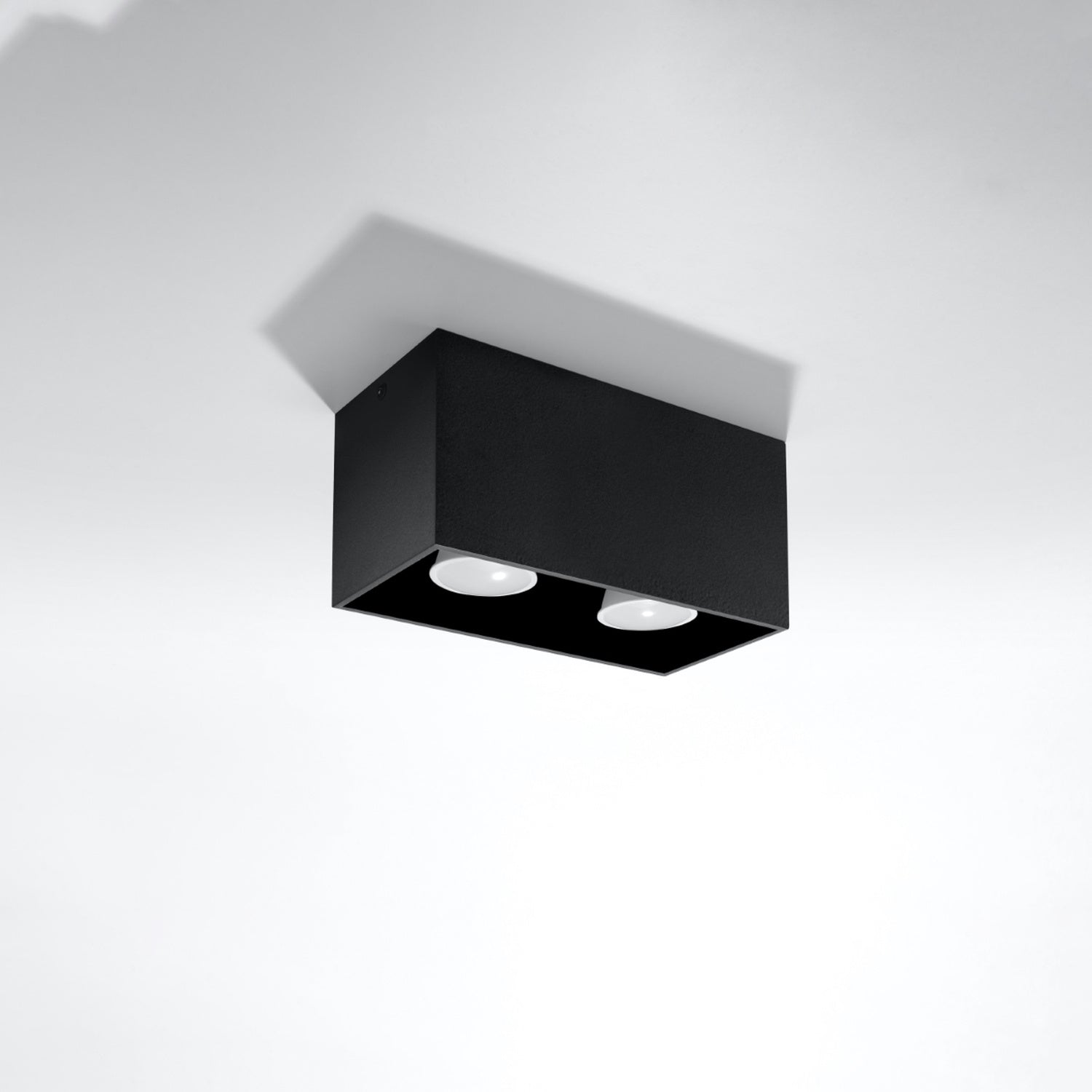 Plafonnier Quad Maxi noir, vue de profil du caisson en aluminium
