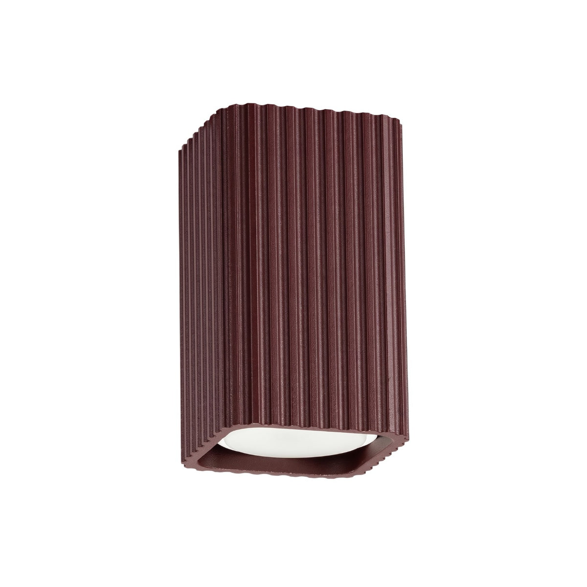 Plafonnier Rayo 10 carré cannelé laque brune vu de trois quarts sur fond blanc