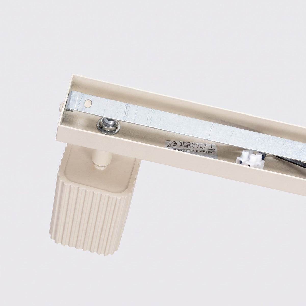 Platine de fixation et bornier de raccordement du plafonnier Rayo 3L laque beige