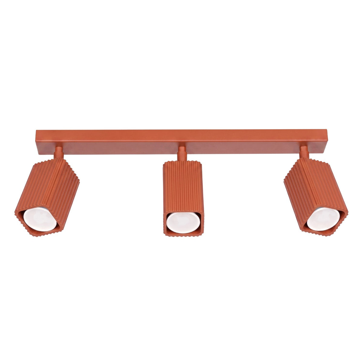 Plafonnier Rayo 3L cannelé laque rouge ocre à trois spots vu de face sur fond blanc