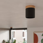 Plafonnier Rif bois et acier noir GU10 en situation dans un intérieur