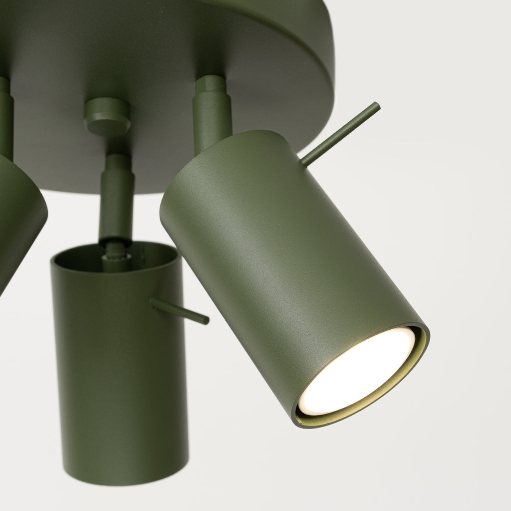 Plafonnier Ring 3 spots rond acier vert olive GU10 dans un intérieur
