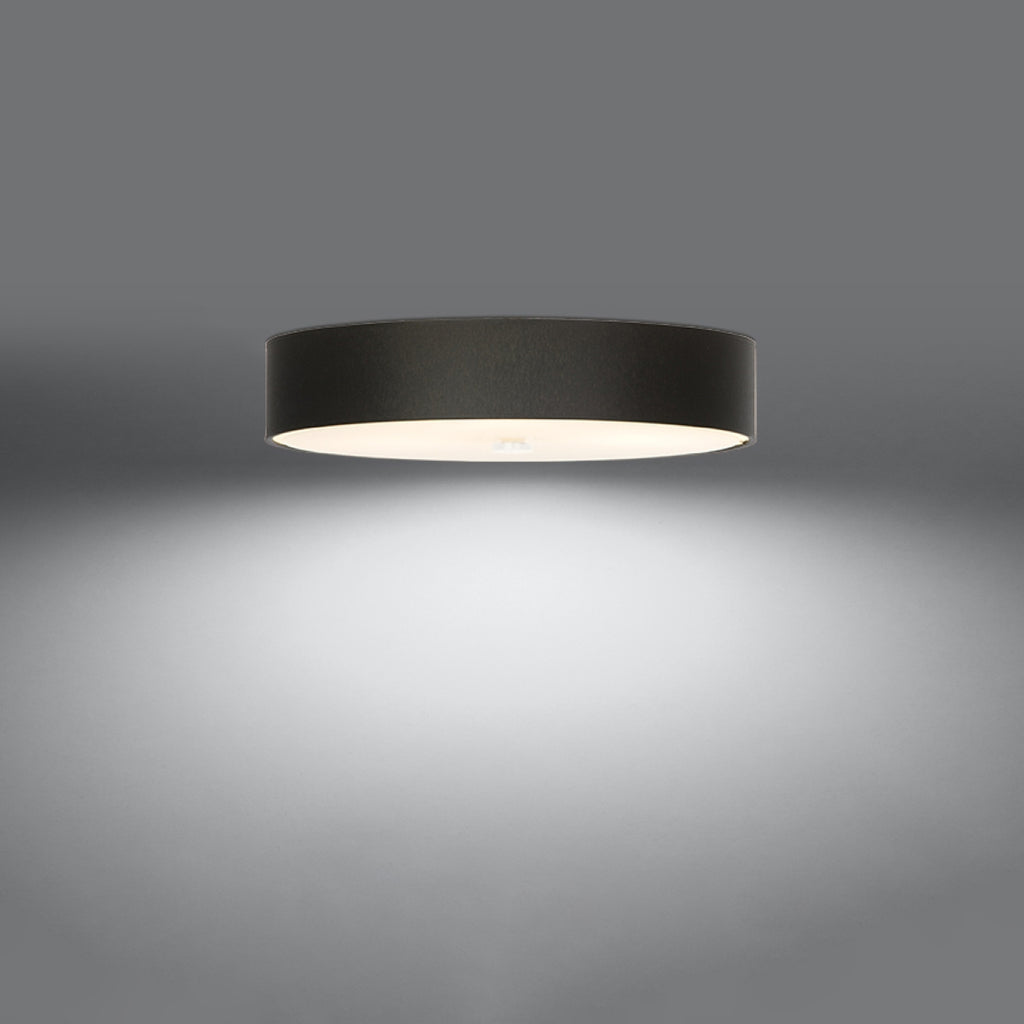 Plafonnier Skala 60 en tissu noir allumé, lumière diffusée vers le bas