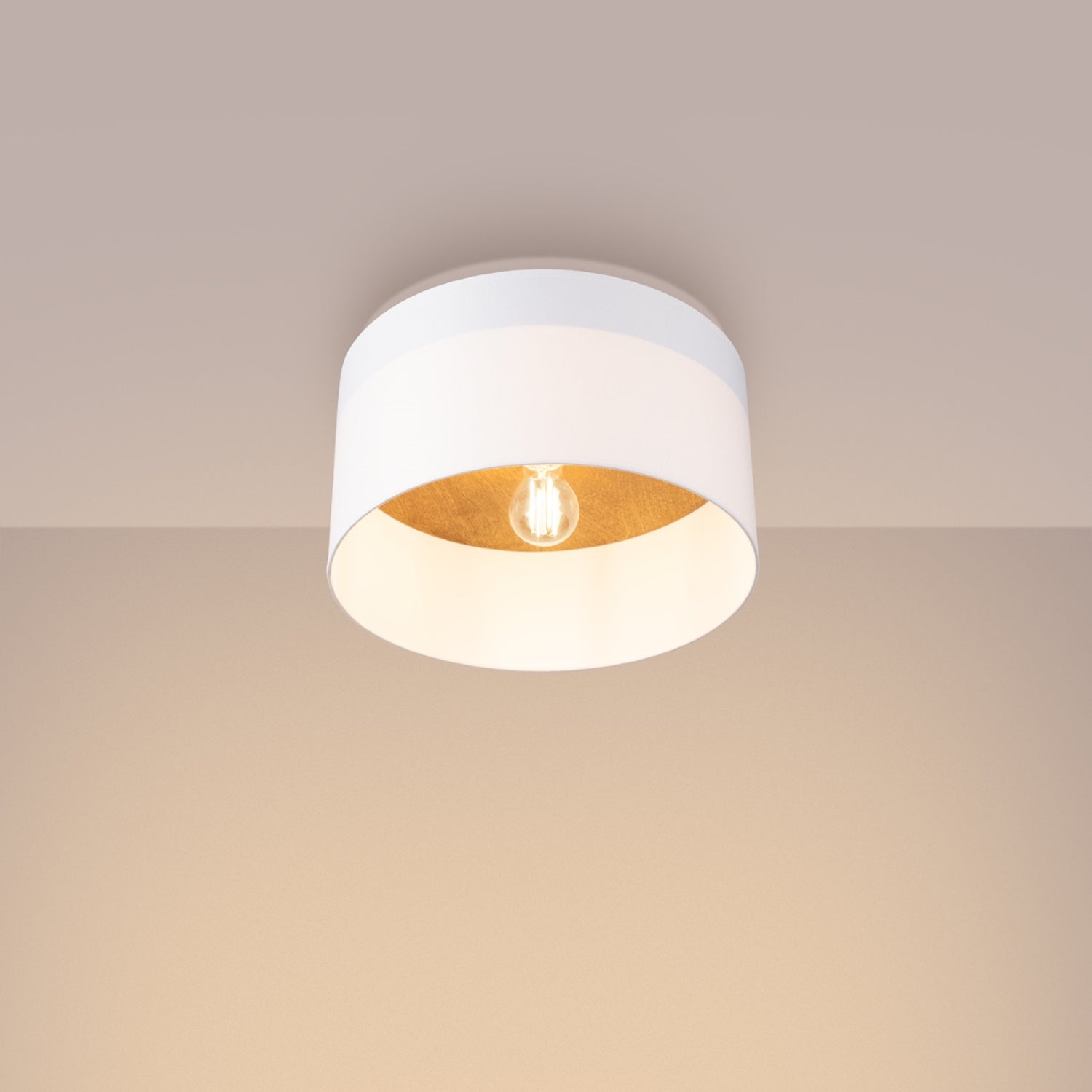 Plafonnier Telesto tissu blanc et bois clair E27 allumé, halo doux réchauffé par l'intérieur bois