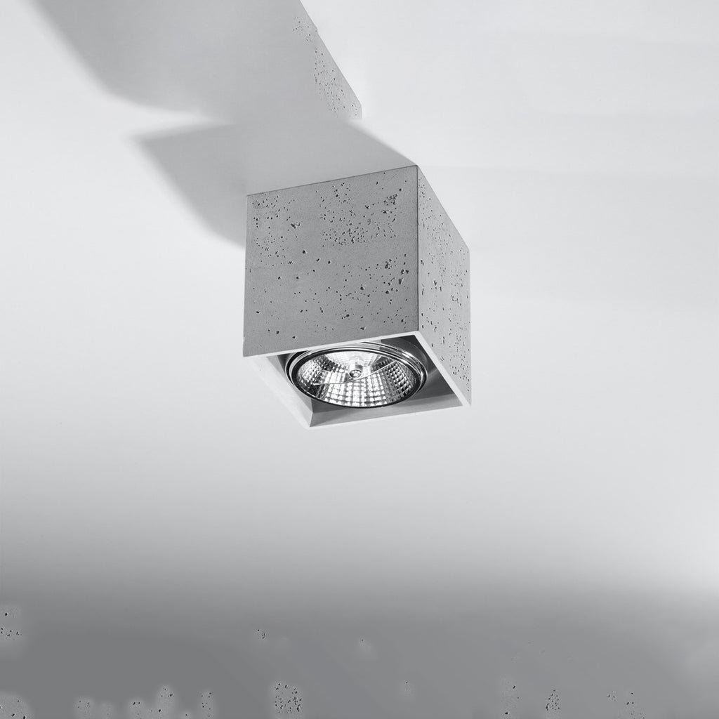 Plafonnier Valde en béton monté au ras du plafond